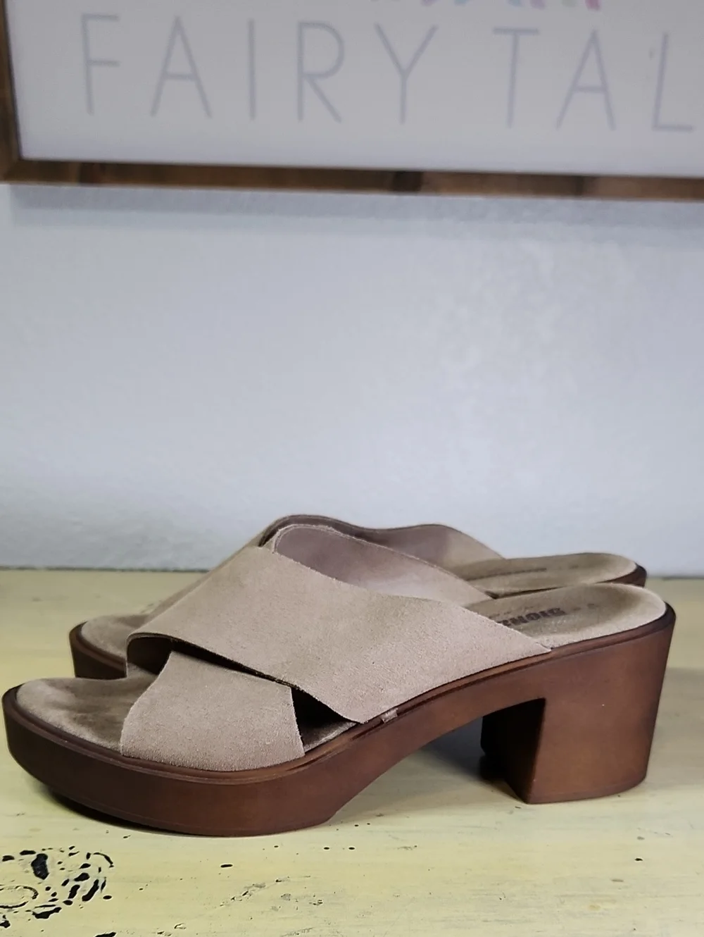 🌟 BioNatura Italian Suede Criss-Cross Platform Sandals – Size 9 🌟